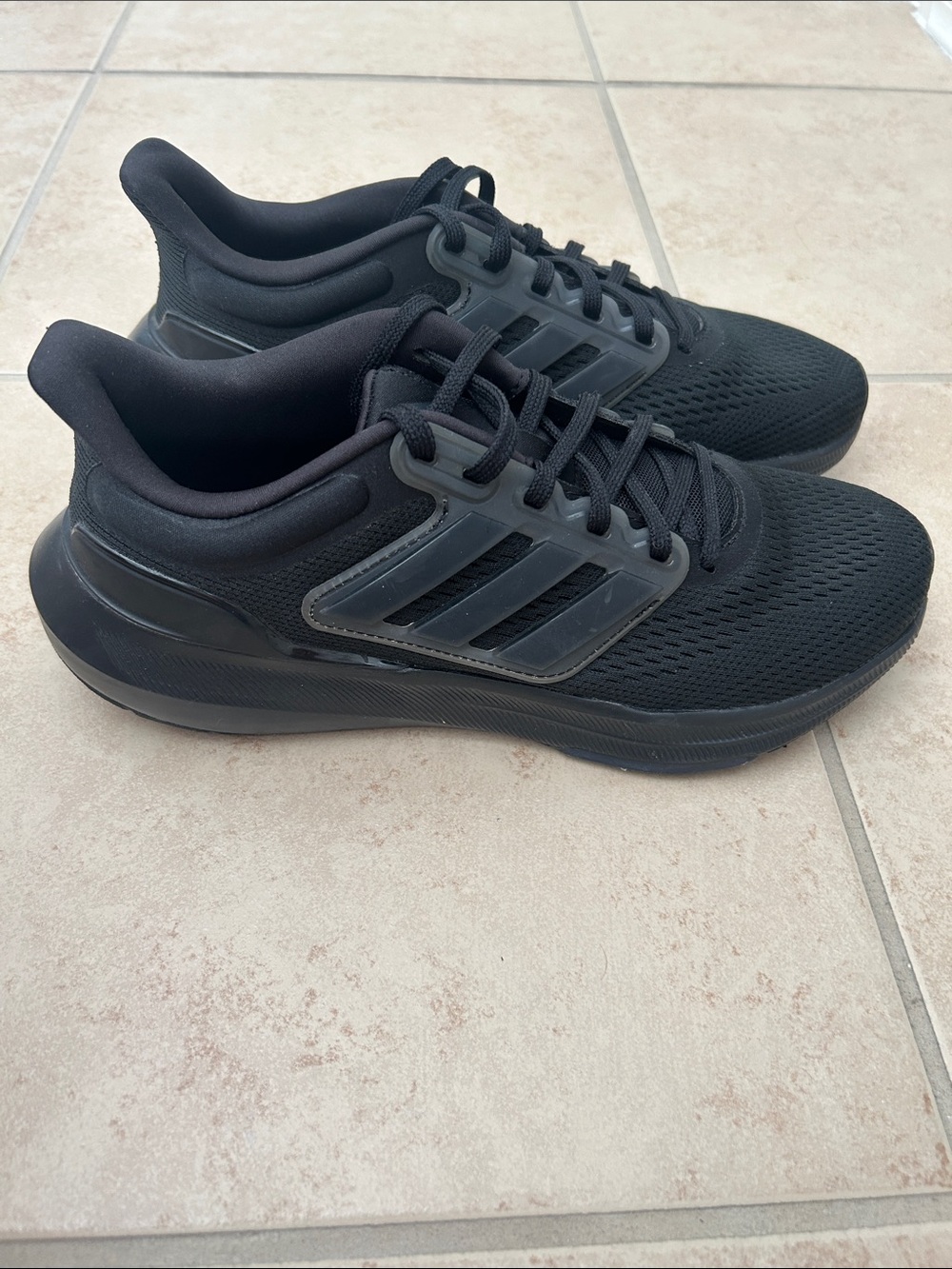 Adidas Ultrabounce Men's Black Athletic Running Shoes - Mesh Upper